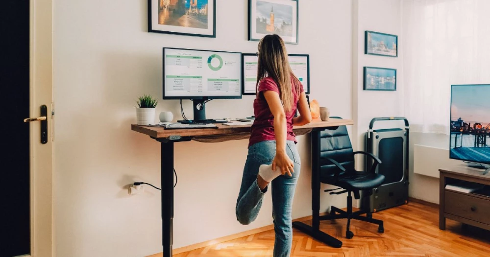 Standing Desks & Spinal Support: Tips for Smarter Use